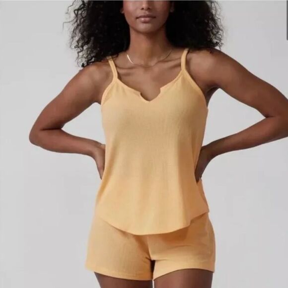 Athleta Wind Down Sleep Cami Top Yellow Size Medium NWT Retail $44 - Picture 2 of 6